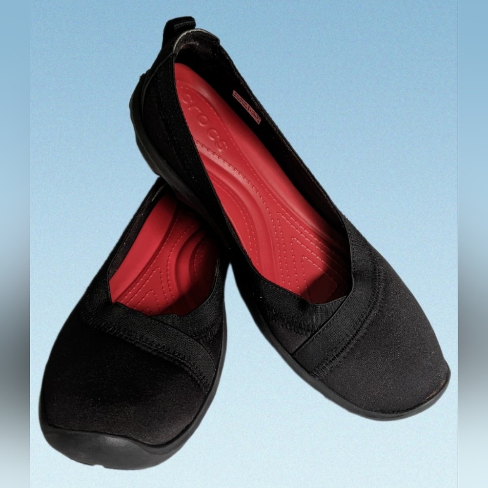 Crocs Duet Busy Day Flats 8W in black